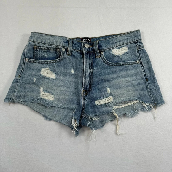 BDG Essential Mid Rise Cut Off Jean Shorts Womens Size 27 Light Wash - Picture 1 of 10